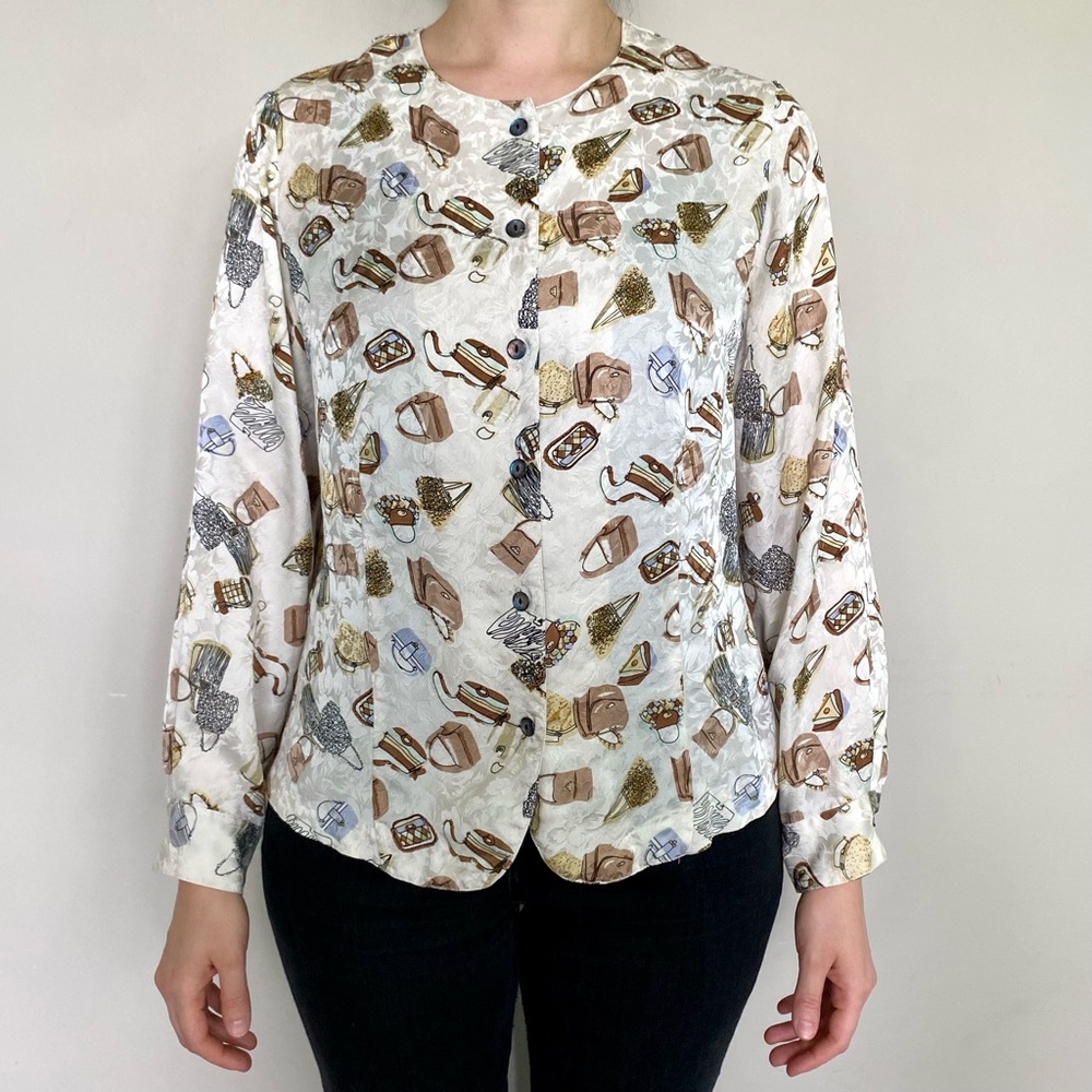 Vintage Galinda 100% silk purse print button-down blouse. 🤍